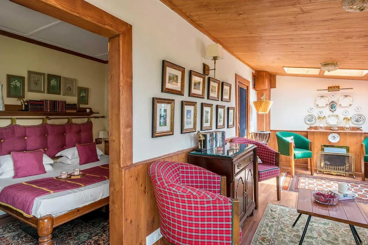 Villa Stayvista At Sidhowal Lodge 1Br W Comp Breakfast Shimla